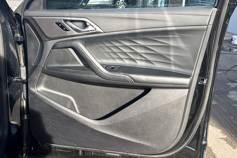 2024 MG MG HS 106288 Hatchback Petrol Automatic