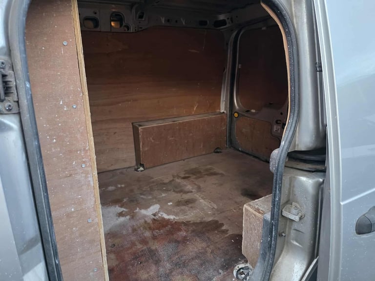 2011 Ford Connect Tdci 1 years mot Ready for work silver alloys £1990 