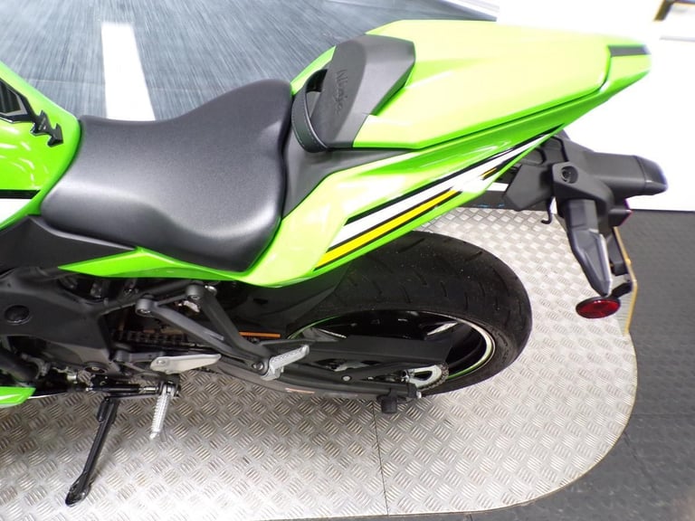 2025 KAWASAKI ZX4-RR PERFORMANCE LOW MILEAGE