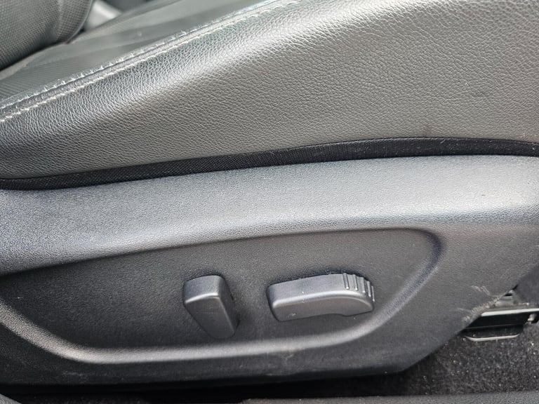 2015 Nissan Qashqai 1.6 dCi Tekna XTRON 2WD Euro 6 (s/s) 5dr HATCHBACK Diesel Automatic