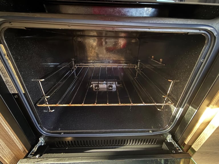 Elddis Avante 866 8ft wide, 6 berth, fixed bed 2019