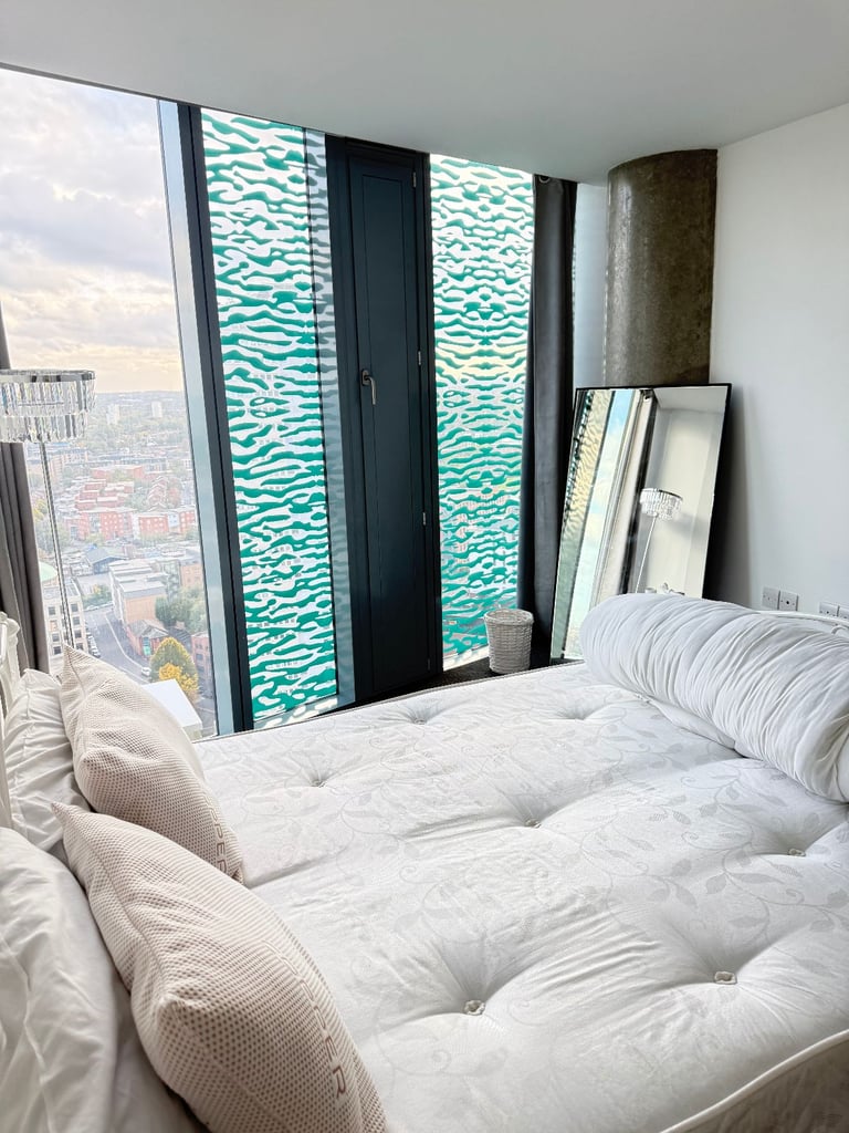 Modern Double Room in the Heart of Birmingham City Centre – All Bills Included!