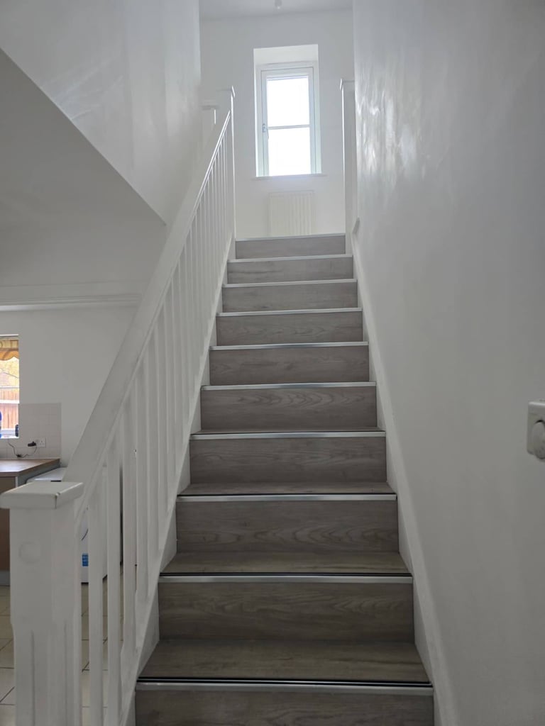 🌟 NEWLY-REFURBISHED 3/4 BED SEMI-DETACHED HOUSE – OXLEY PARK, MK4 🌟 Available Now – £1,695 pcm ***