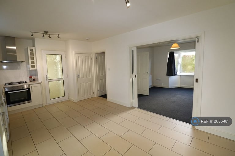 3 bedroom house in Fullingdale Road, Northampton, NN3 (3 bed) (#2636481)