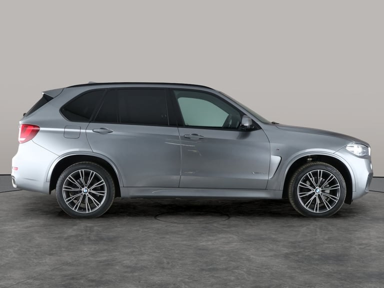 2022 BMW X5 3.0 40d M Sport SUV 5dr Diesel Auto xDrive Euro 6 (s/s) (313 ps) - THIRD-RO Suv Diese...