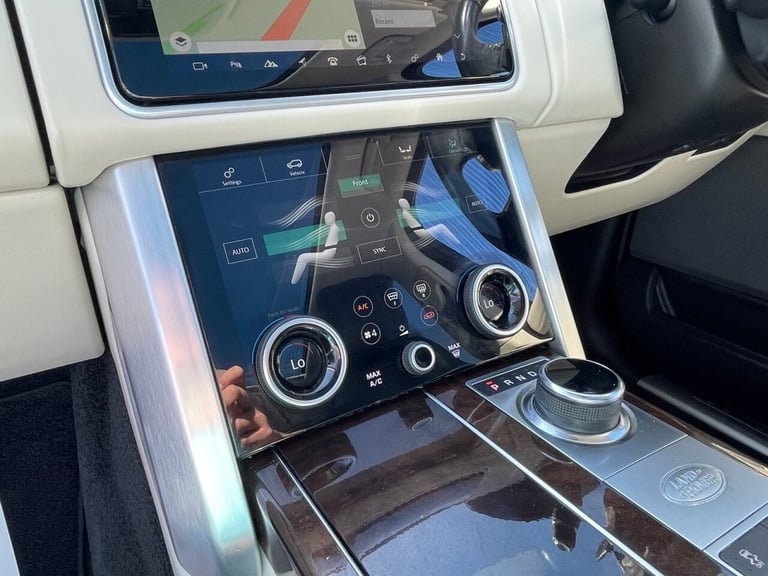 2019 Land Rover Range Rover 3.0 SD V6 Vogue black pack SUV 5dr Diesel Auto 4WD 275 bhp ESTATE Die...