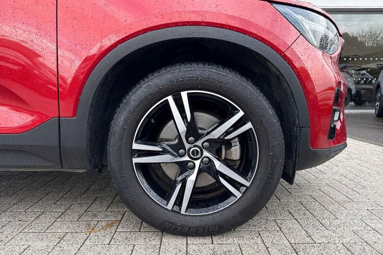 2022 Volvo XC40 2.0 B4 MHEV Plus SUV 5dr Petrol Hybrid DCT Auto AWD Euro 6 (s/s) (197 ps) ESTATE ...