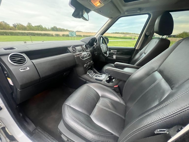 LAND ROVER DISCOVERY 4 3.0 SD V6 HSE 2015