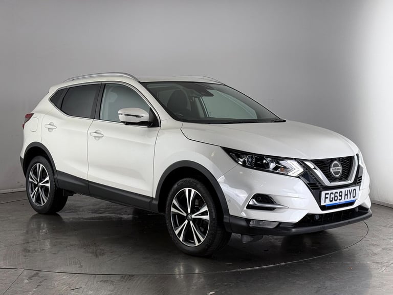 image for  Nissan Qashqai 1.3 DIG-T N-Connecta Euro 6 (s/s) 5dr Petrol Manual