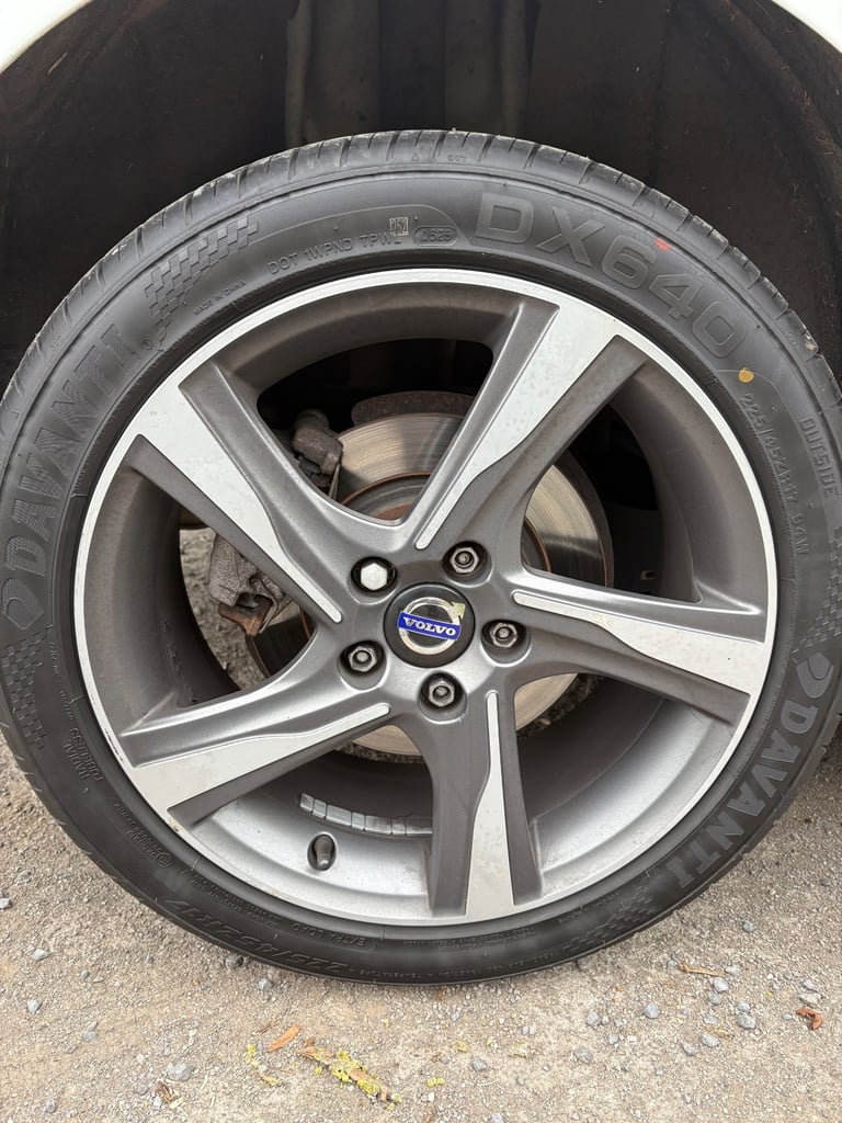 Volvo, V40, Hatchback, 2016, Manual, 1969 (cc), 5 doors