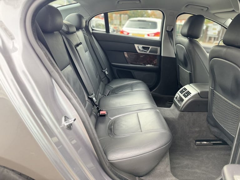 2012 Jaguar XF 3.0d V6 Luxury Saloon 4dr Diesel Auto Euro 5 (240 ps) Saloon Diesel Automatic