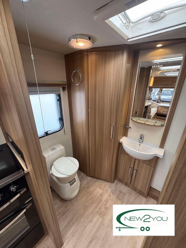 2015 Lunar ULTIMA 470 2 Berth Caravan - STOCK E110