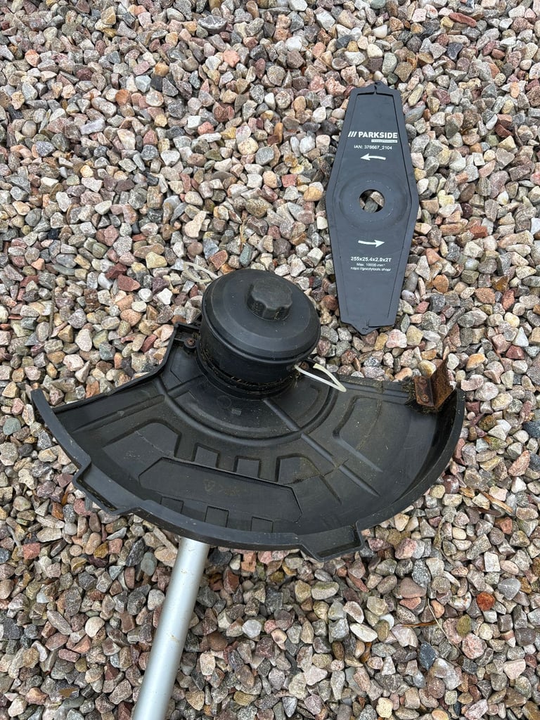 Parkside 40V 2-in-1 Cordless Brush Cutter (20V Batteries not included !)