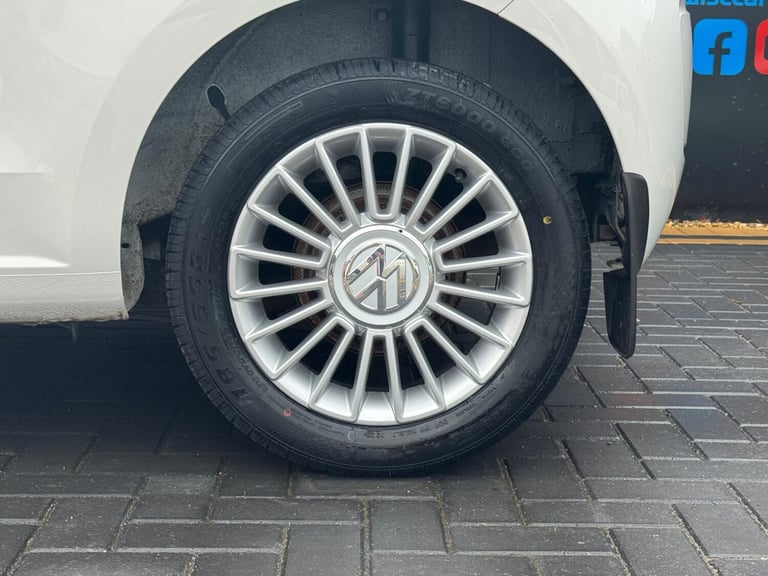  Volkswagen up! 1.0 High up! Euro 5 3dr Petrol Manual