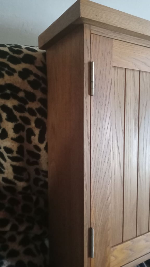 Solid oak bathroom unit two glass shelves new high 31 wide 15 inches top 17 inches £80