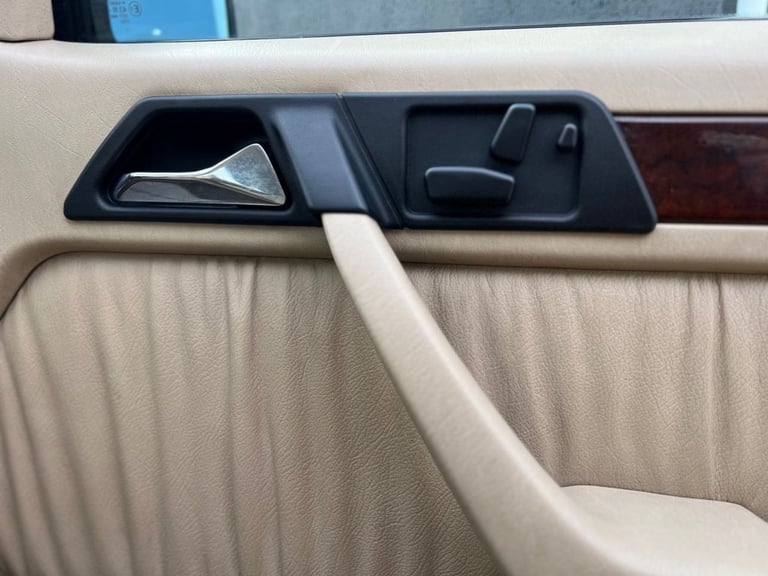 1997 P MERCEDES-BENZ E-CLASS 2.2 E220 2D AUTO 150 BHP