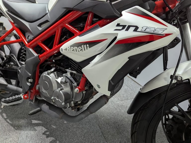 2025 (75) Benelli BN125 in White