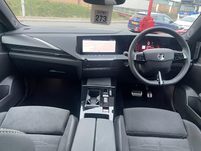 2025 Vauxhall Astra Ultimate 1.2T 145PS MHEV Hybrid e-DCT6 Auto HATCHBACK Petrol/Electric Hybrid ...