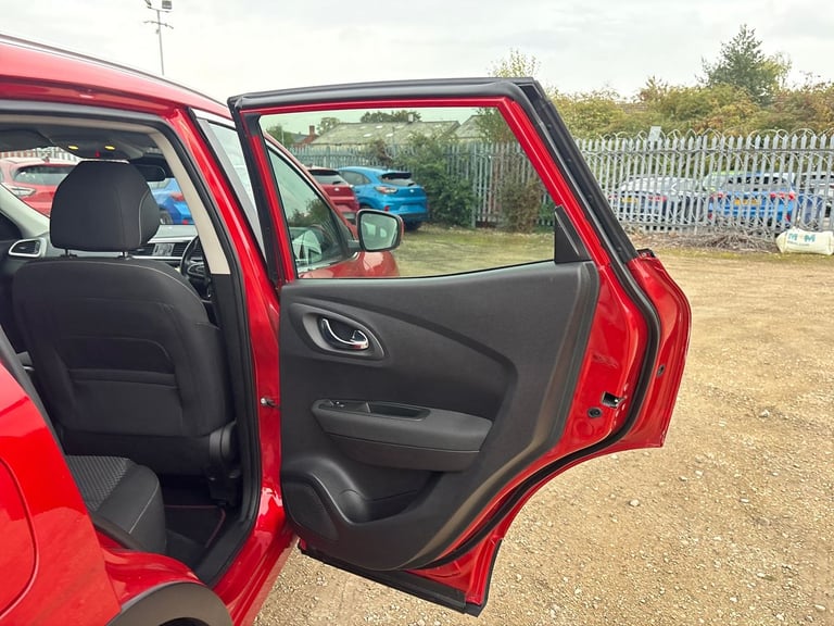 2017 Renault Kadjar 1.2 TCE Dynamique Nav 5dr Hatchback PETROL Manual