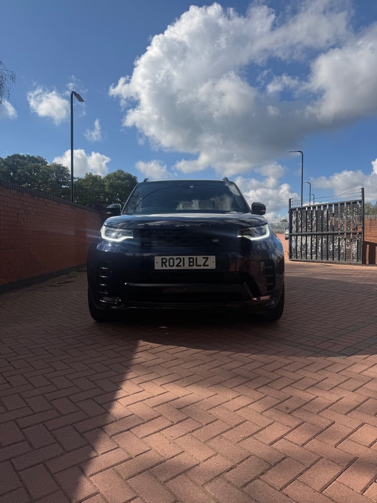 2021 Land Rover Discovery 3.0 D300 R-Dynamic SE 5dr Auto ESTATE Diesel Automatic