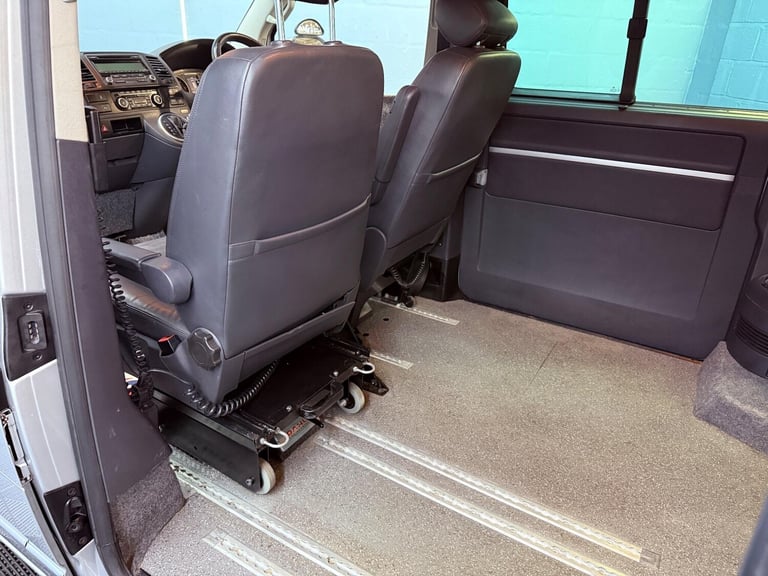 2011 Volkswagen Caravelle 2.0 TDI Executive DSG Euro 5 5dr MPV Diesel Automatic