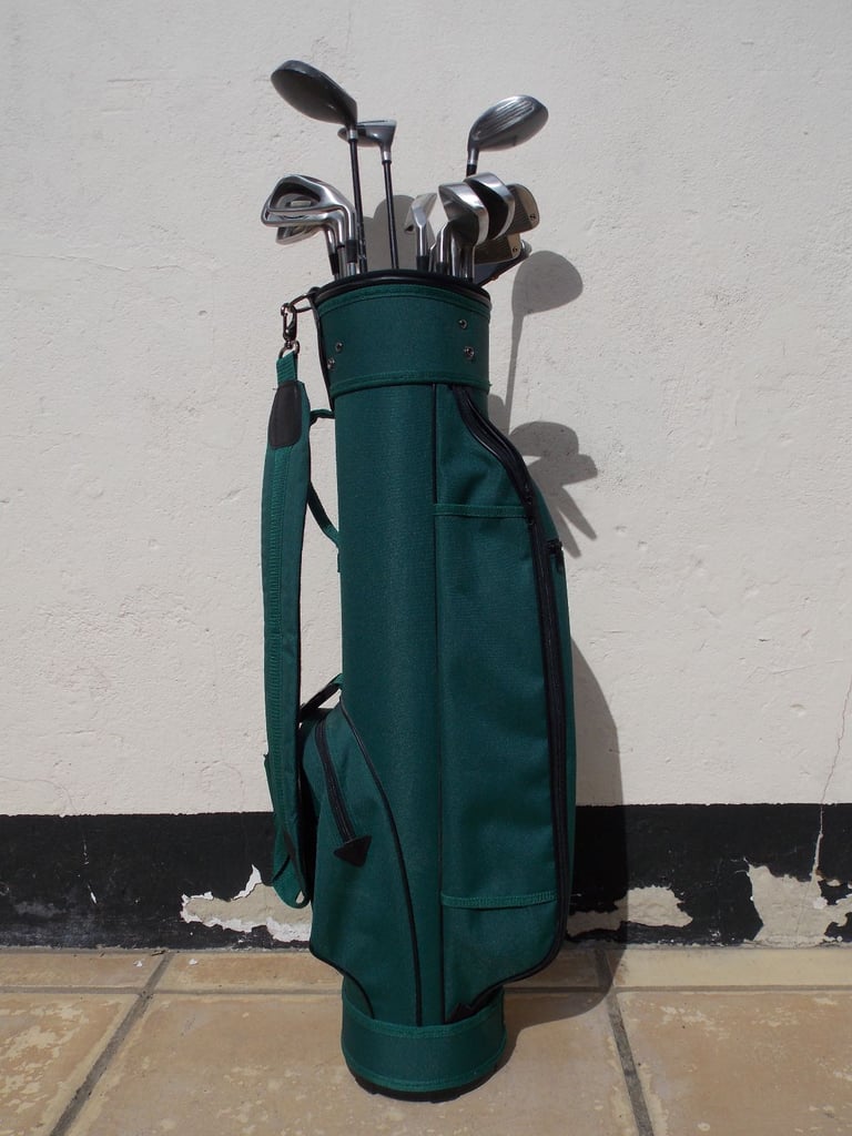 Mens Right Handed Knight Tour Series Golf Club Set + Bag, Balls and Tees