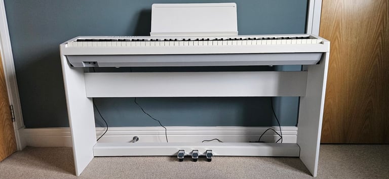 Roland FP-30X Digital Piano (White) – Excellent Condition, £500 ONO