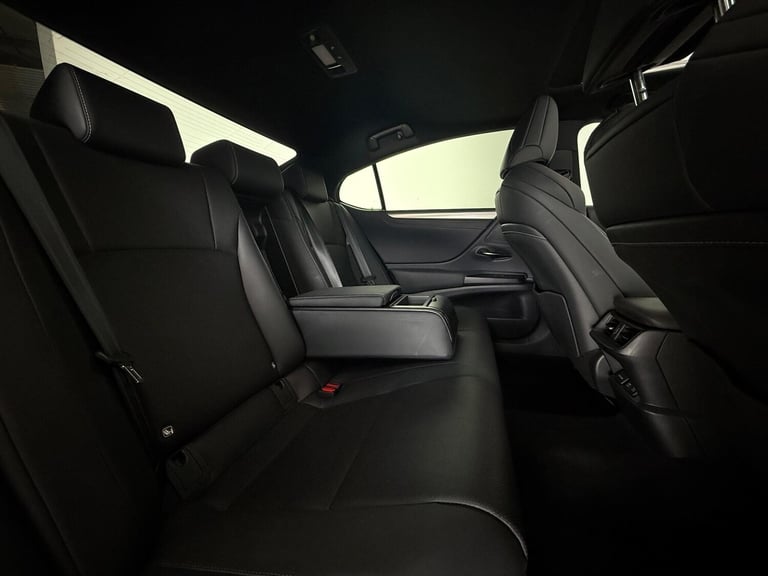 2020 Lexus ES 300h 2.5 F-Sport 4dr CVT SALOON PETROL/ELECTRIC Automatic