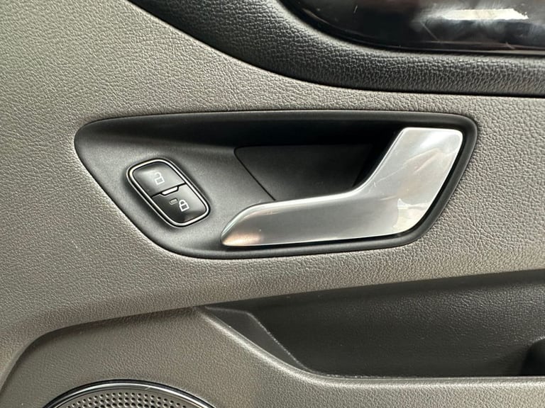 2020 Ford Tourneo Custom 2.0 EcoBlue 130ps L/R 8 Seater Titanium Auto MPV DIESEL Automatic