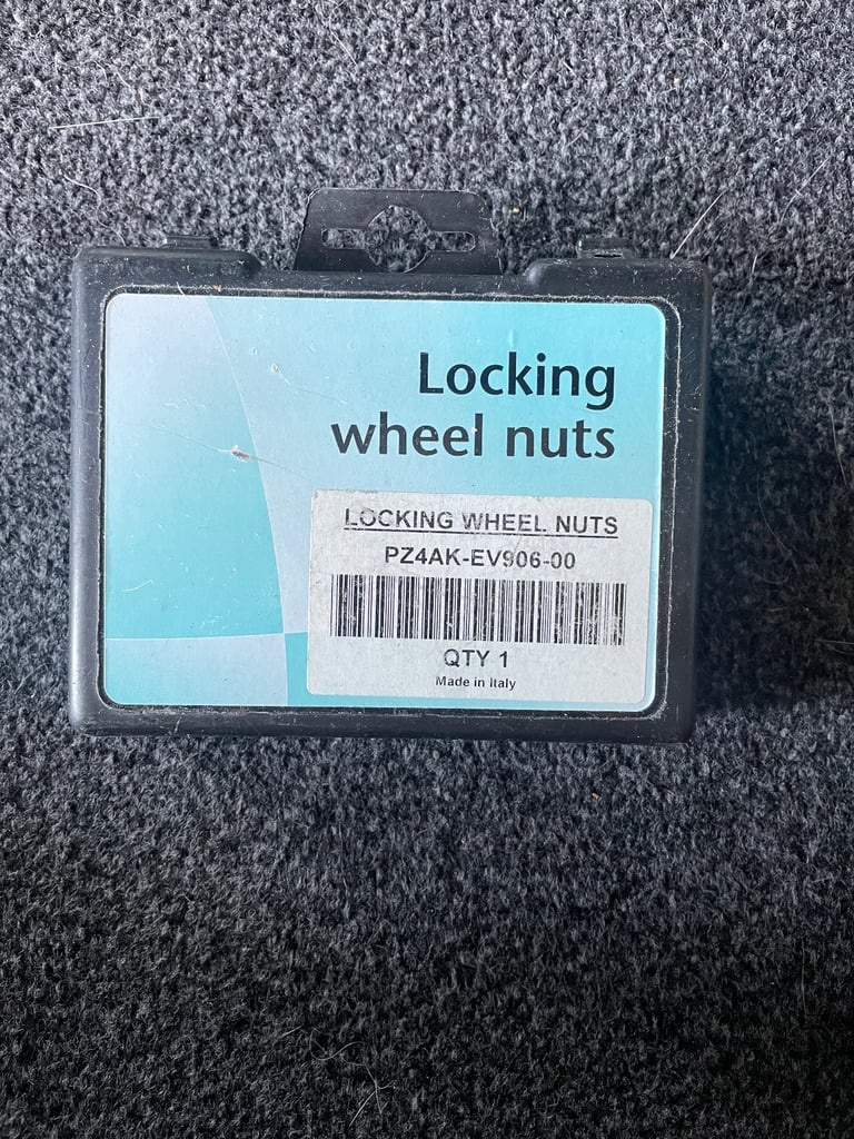 Toyota Locking Wheel Nuts & Key  PZ4AK-EV906-00