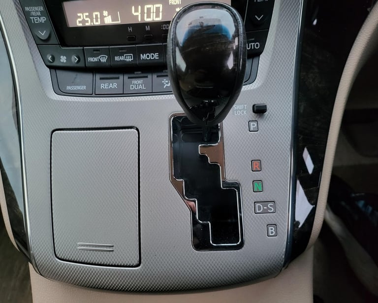 2013 FRESH IMPORT TOYOTA VELLFIRE ALPHARD HYBRID AUTOMATIC 7 SEATER ULE FREE