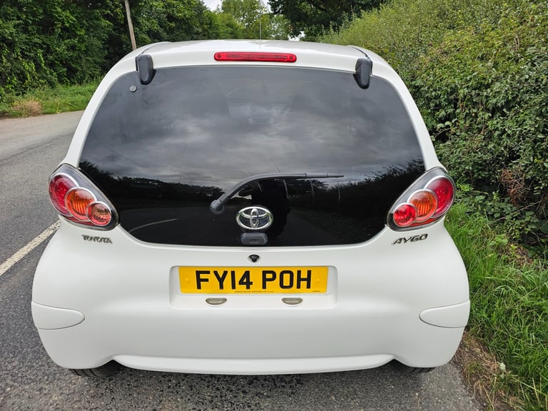 2014 Toyota AYGO 1.0 VVT-i Move with Style 5dr HATCHBACK Petrol Manual