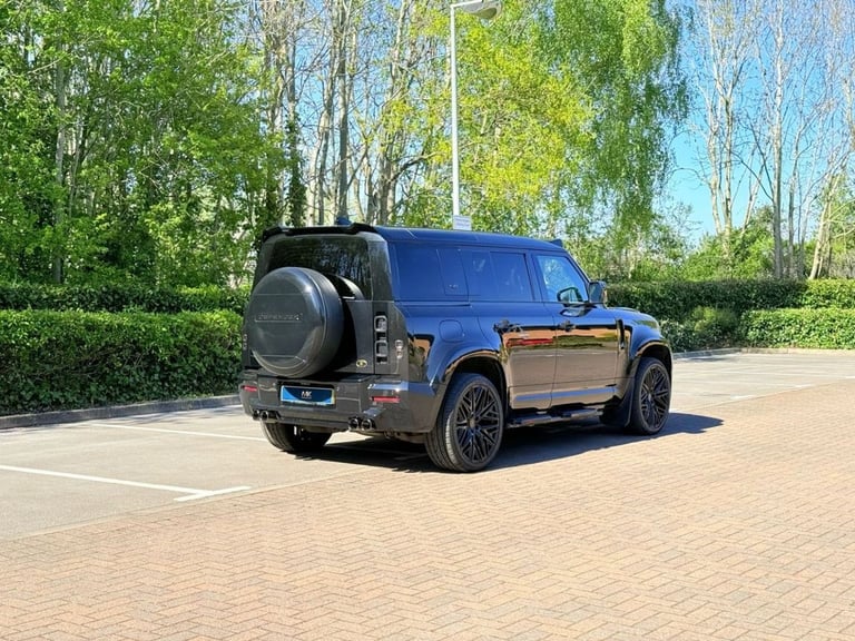 2020 Land Rover Defender 2.0 SD4 SE SUV 5dr Diesel Auto 4WD Euro 6 (s/s) (240 ps) ESTATE Diesel A...