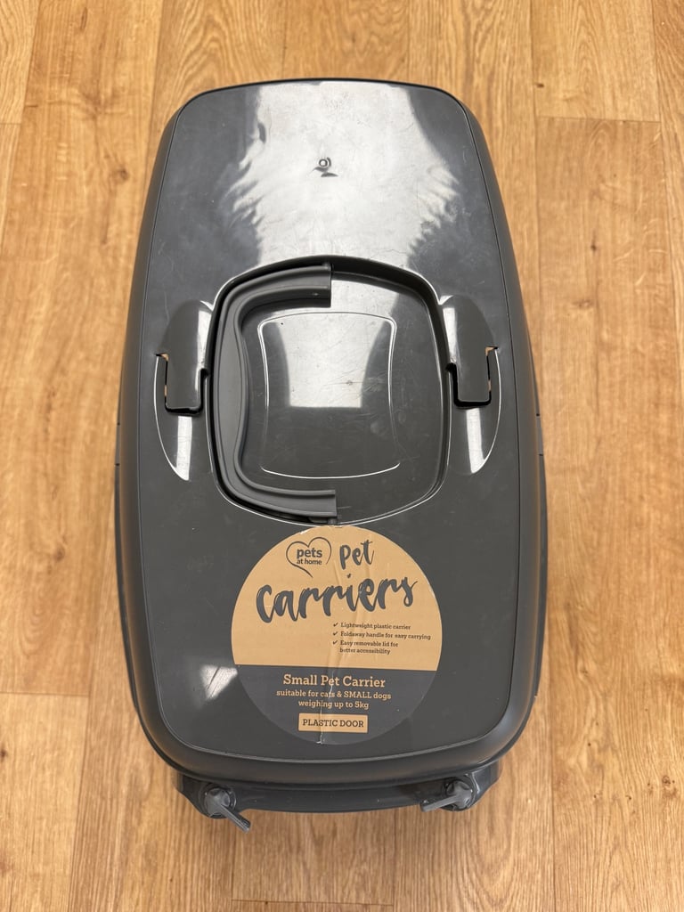 Small pet carrier