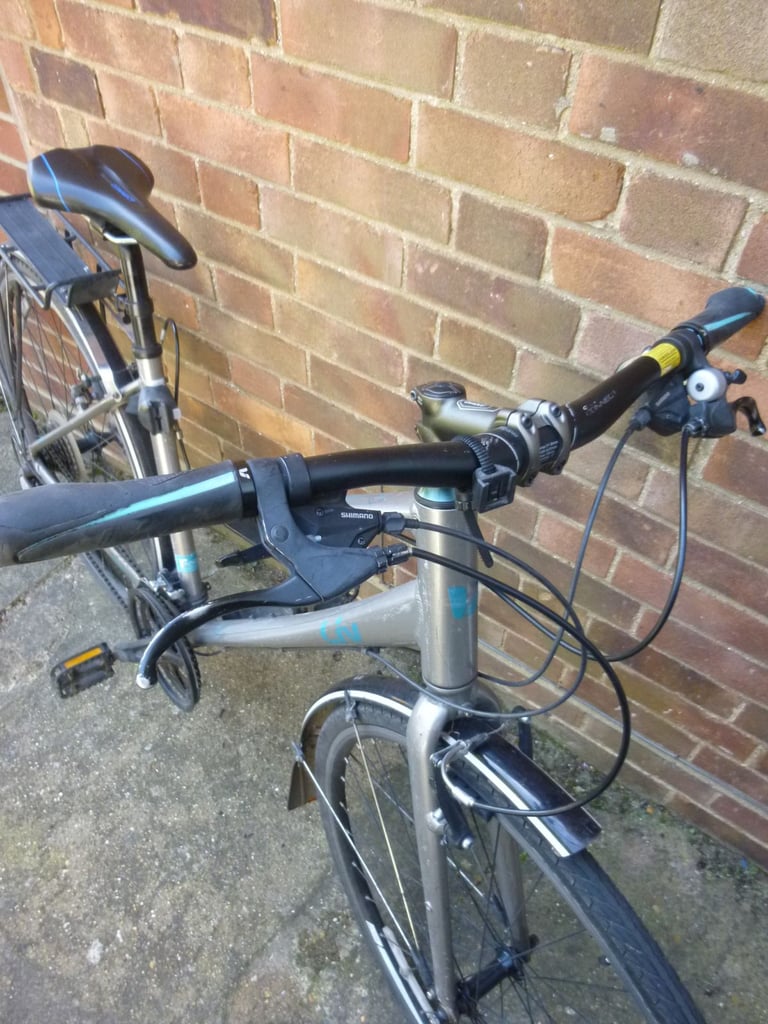 Giant Liv Alight 2 Silver Hybrid/Commuting 700C Medium Bike Shimano 24 Speed Gears
