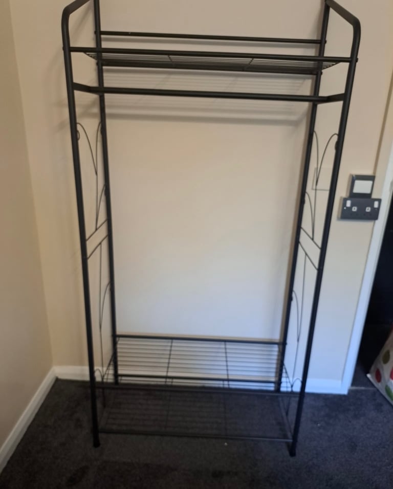 Wayfair clothes rail 