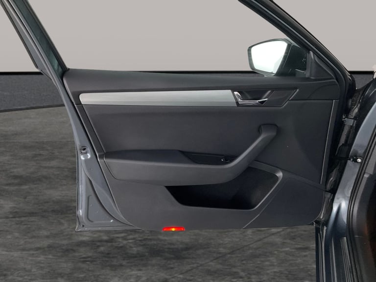 2018 Skoda Superb 1.4 TSI ACT SE Hatchback 5dr Petrol Manual Euro 6 (s/s) (150 ps) - PARK SEN Hat...