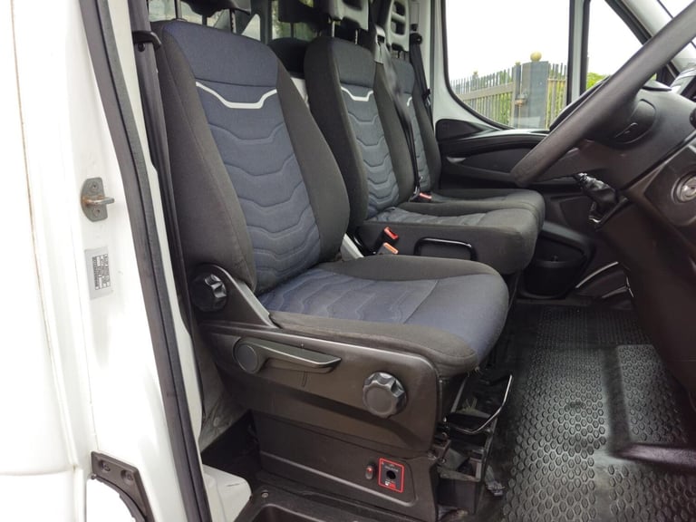 IVECO DAILY LUTON TAIL LIFT 2.3 D HPI 14V 35S 3000 2021