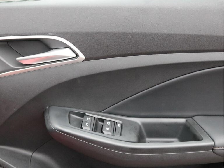 2025 MG MG3 1.5 Hybrid Trophy 5dr Auto HATCHBACK PETROL/ELECTRIC Automatic
