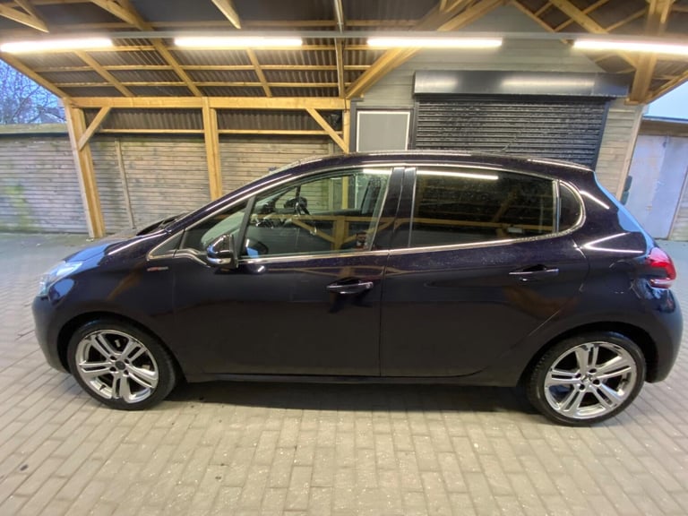 PEUGEOT 208 1.2 PureTech GT Line 2015