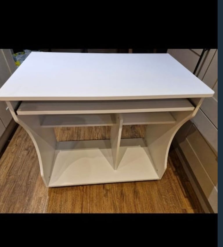 image for IMMACULATE WHITE DESK 