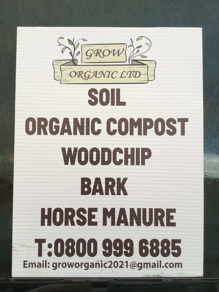 Woodchip ( not bark ) decorative mulch 