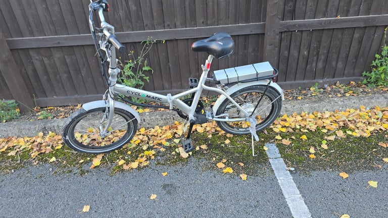 image for Folding electric cyclamatic peddle assist and throttle 