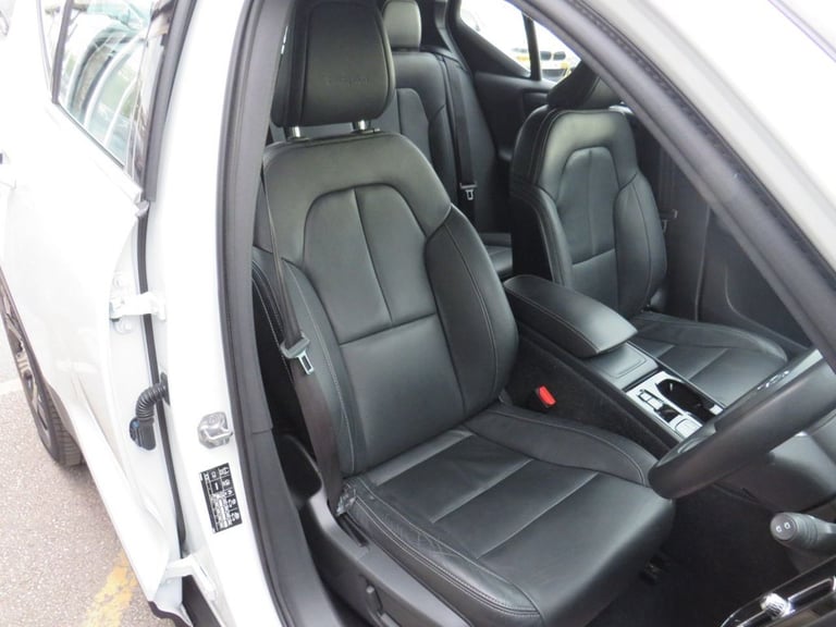 2020 Volvo XC40 2.0 D4 Inscription SUV 5dr Diesel Auto AWD Euro 6 (s/s) (190 ps) ESTATE Diesel Au...