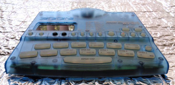 Zoom Drum machine with bass/synth sounds