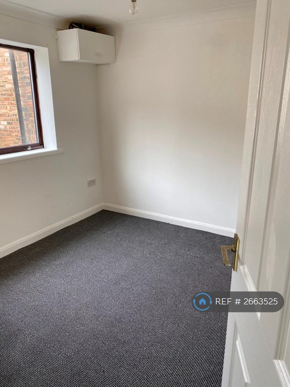 1 bedroom flat in Off Outram Street, Darlington, DL3 (1 bed) (#2663525)