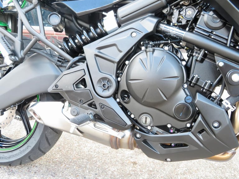 KAWASAKI VERSYS 650 2025