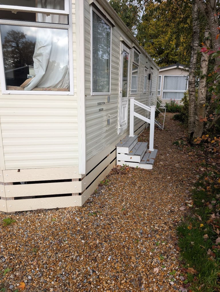 Mobile home to let