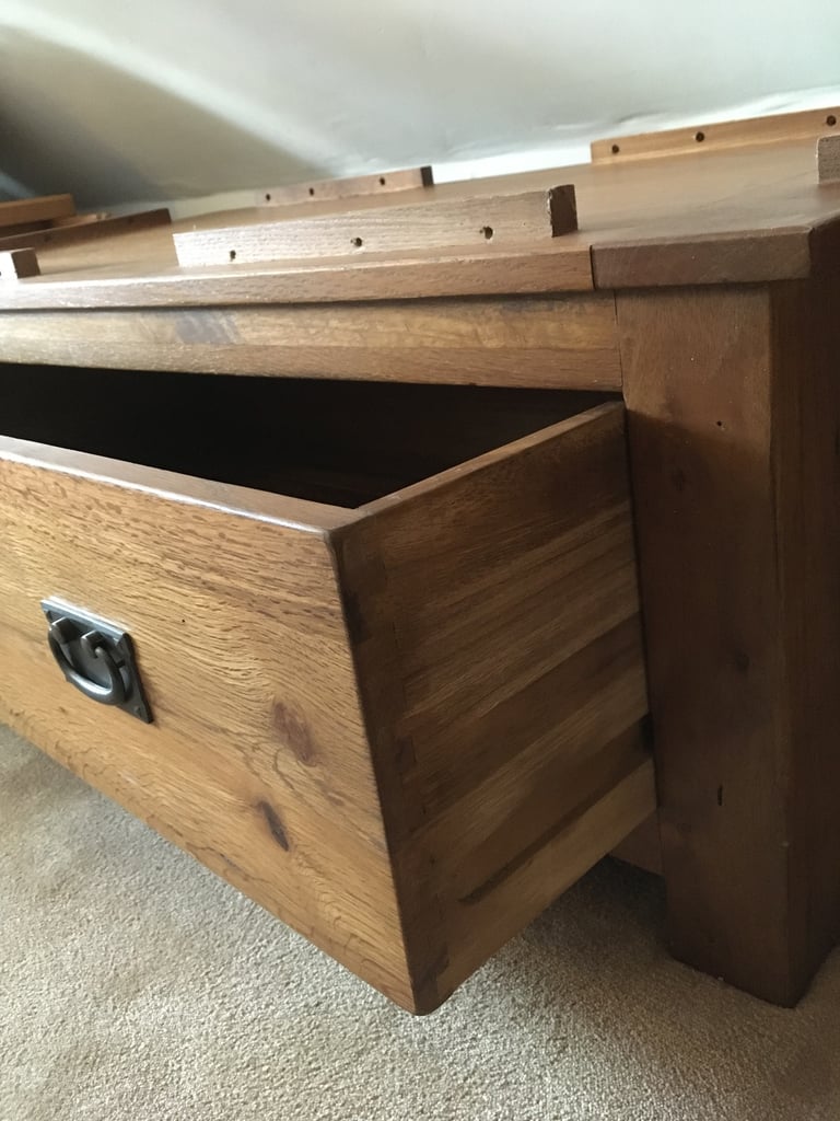 Beautiful solid Oak Furniture Land rustic double wardrobe & large deep drawer EXCELLENT CONDITION 