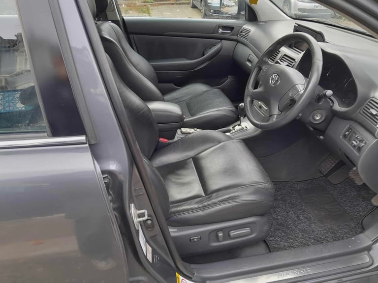 Toyota AVENSIS 2006 2.0 petrol automatic 